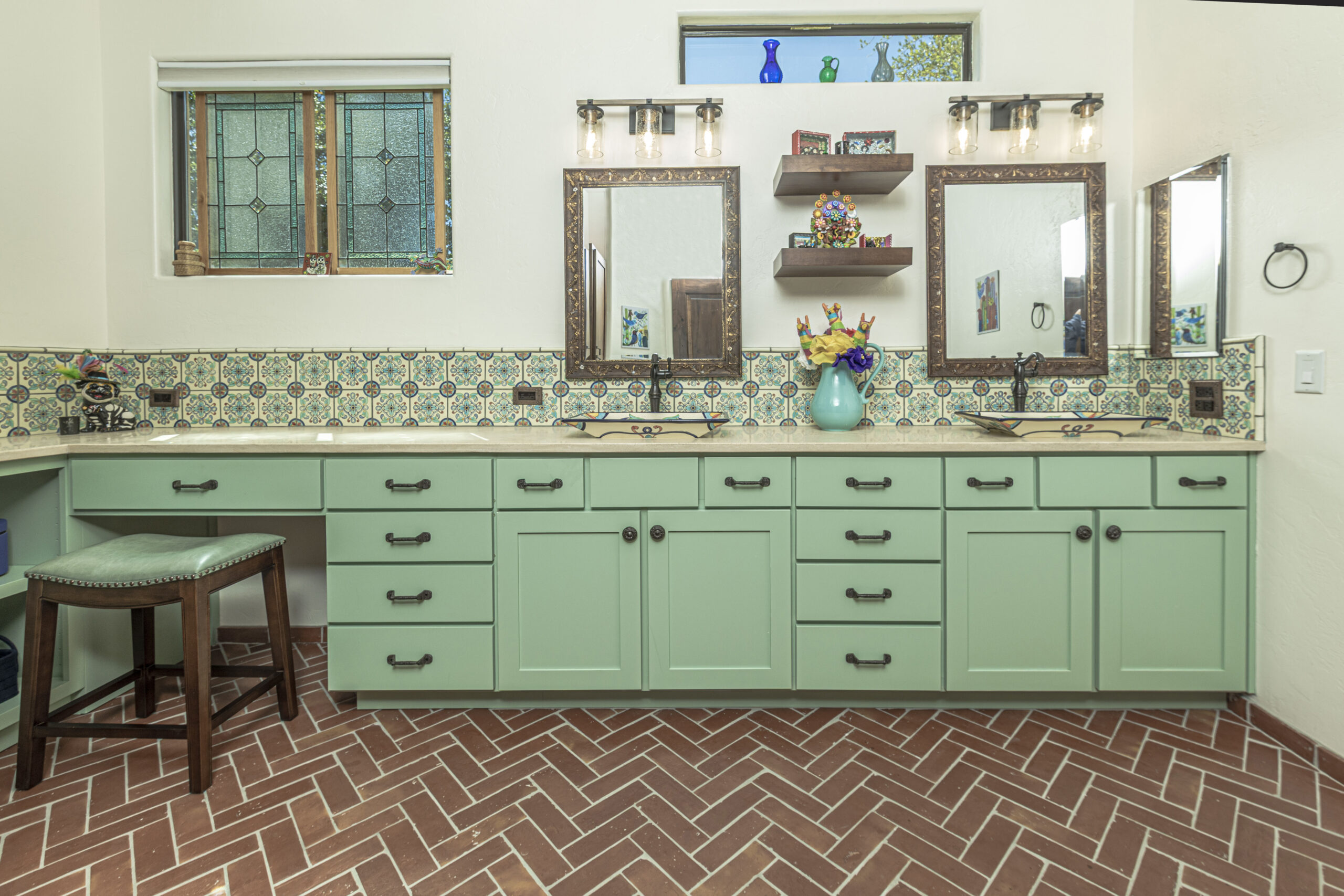 DG Southwestern eclectic style bathroom 2023