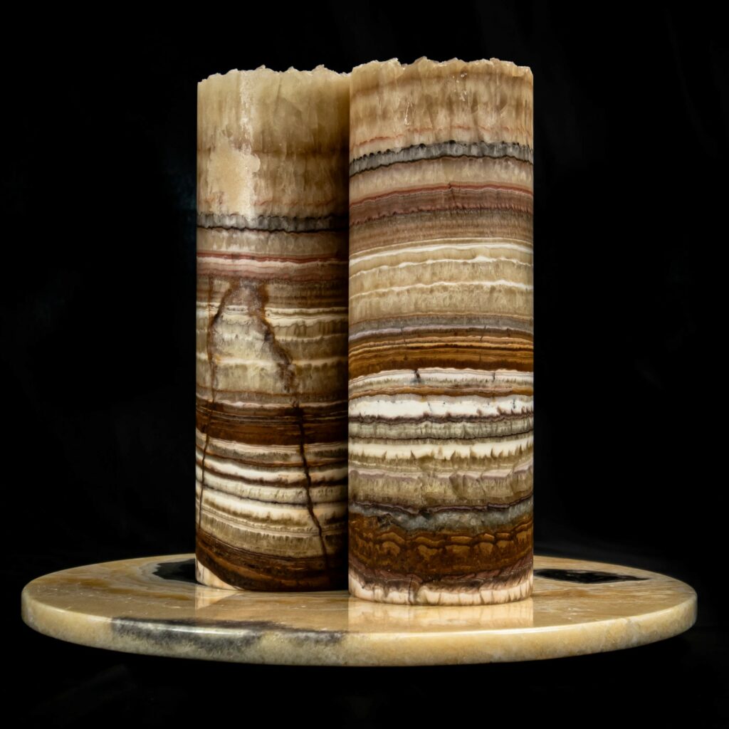 Golden Canyon Onyx Lamp – Freeform top