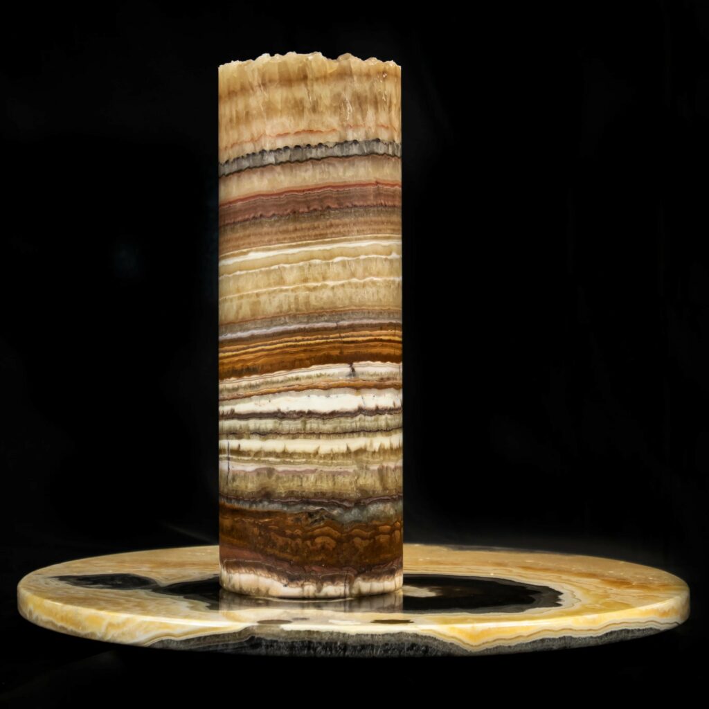 Golden Canyon Onyx Lamp – Freeform top