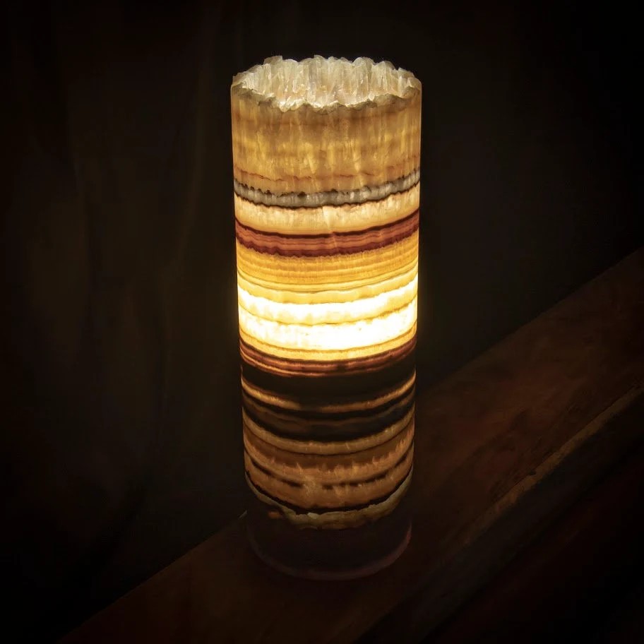 Golden Canyon Onyx Lamp – Freeform top